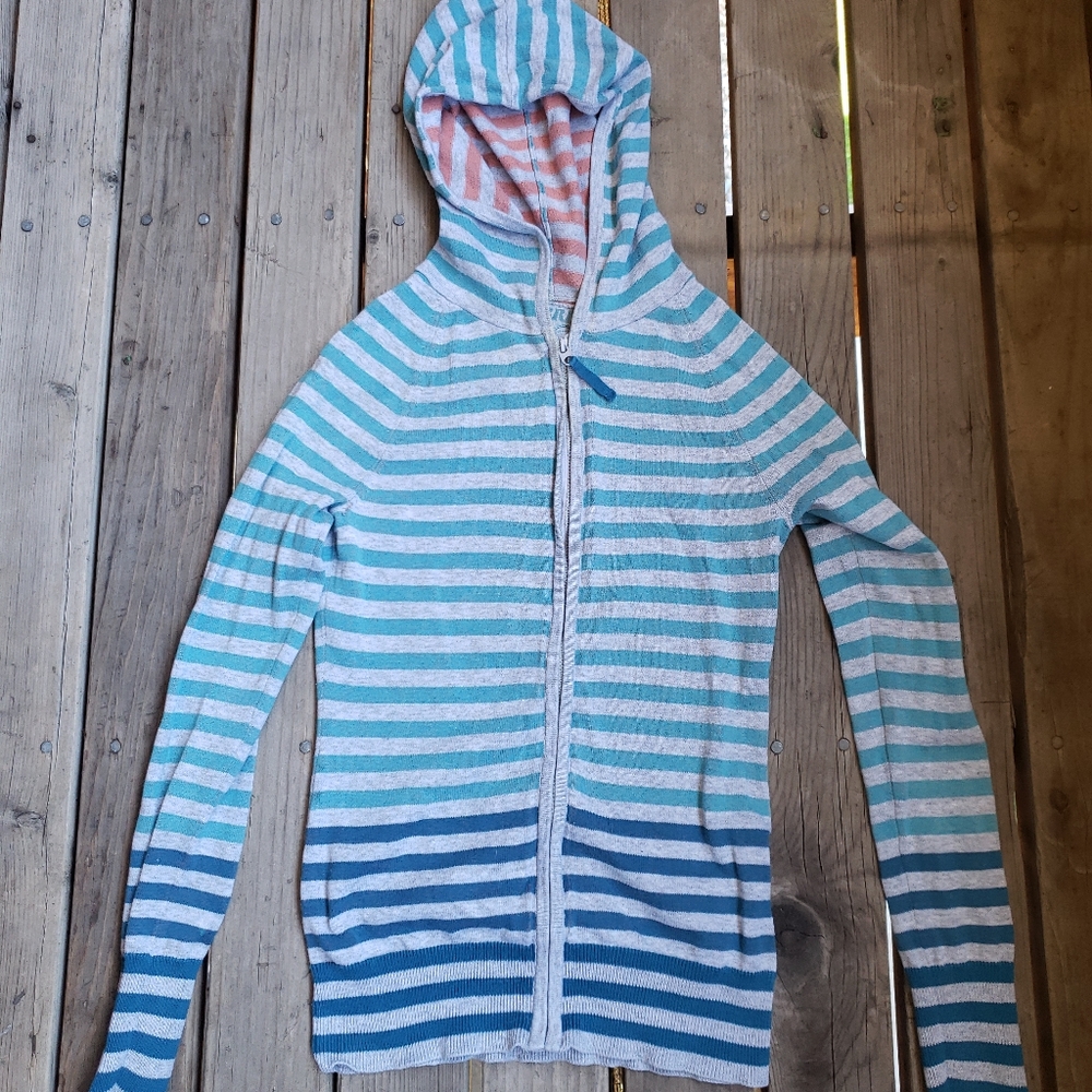 Kirra Vintage Grey and Blue Striped Top Size Small